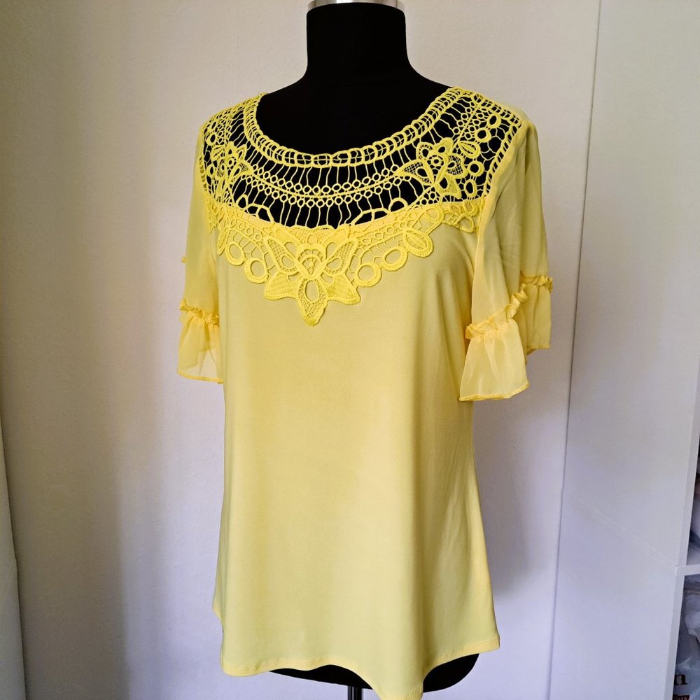 Emma & Olive Women Top Embroidery Yellow Color Short Sleeve Size L New with Tag